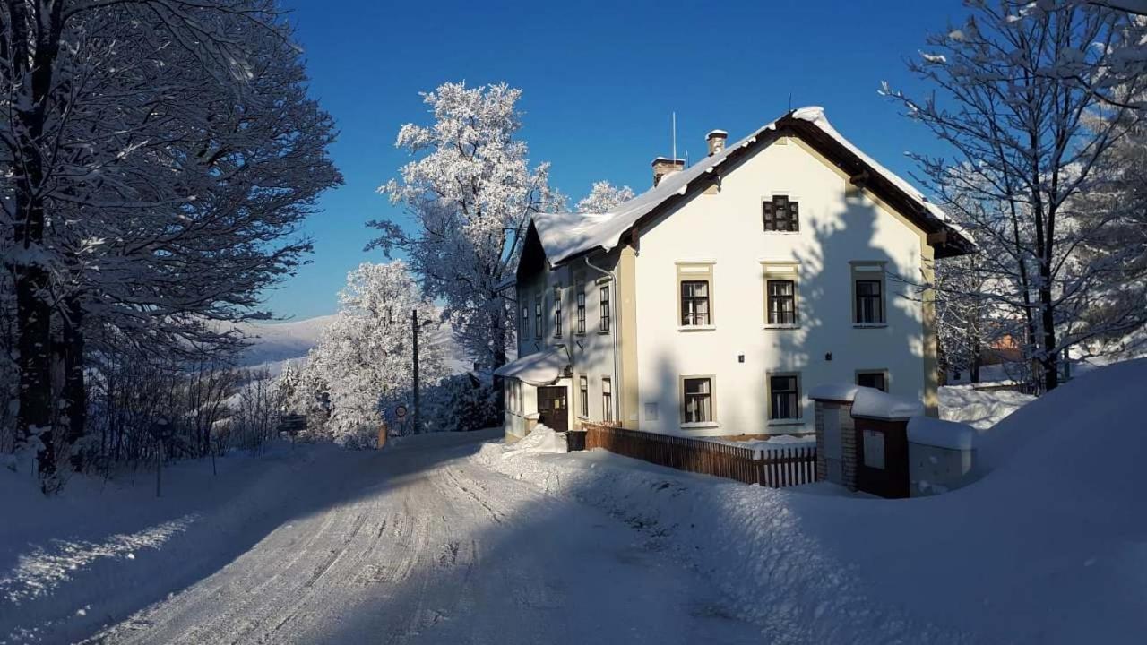 Апарт отель Stara Skola Hedec Кралики Экстерьер фото